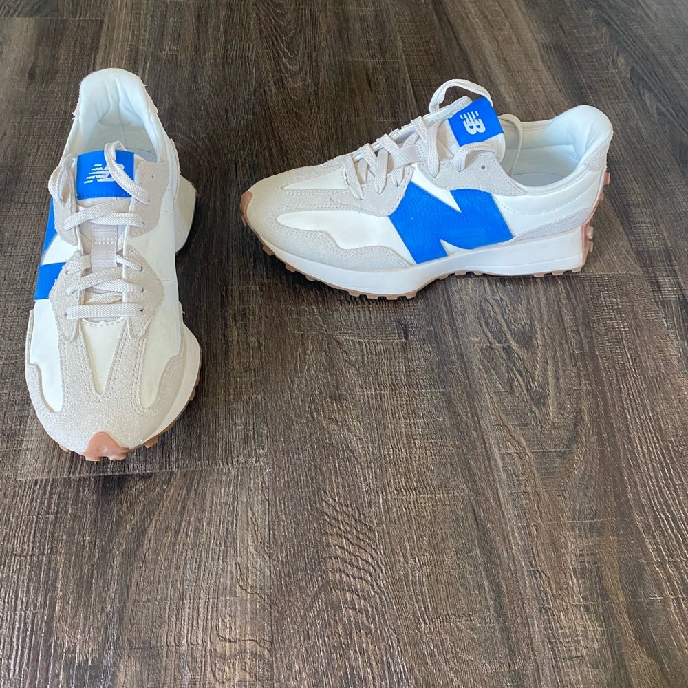Womens New Balance Tennis shoes